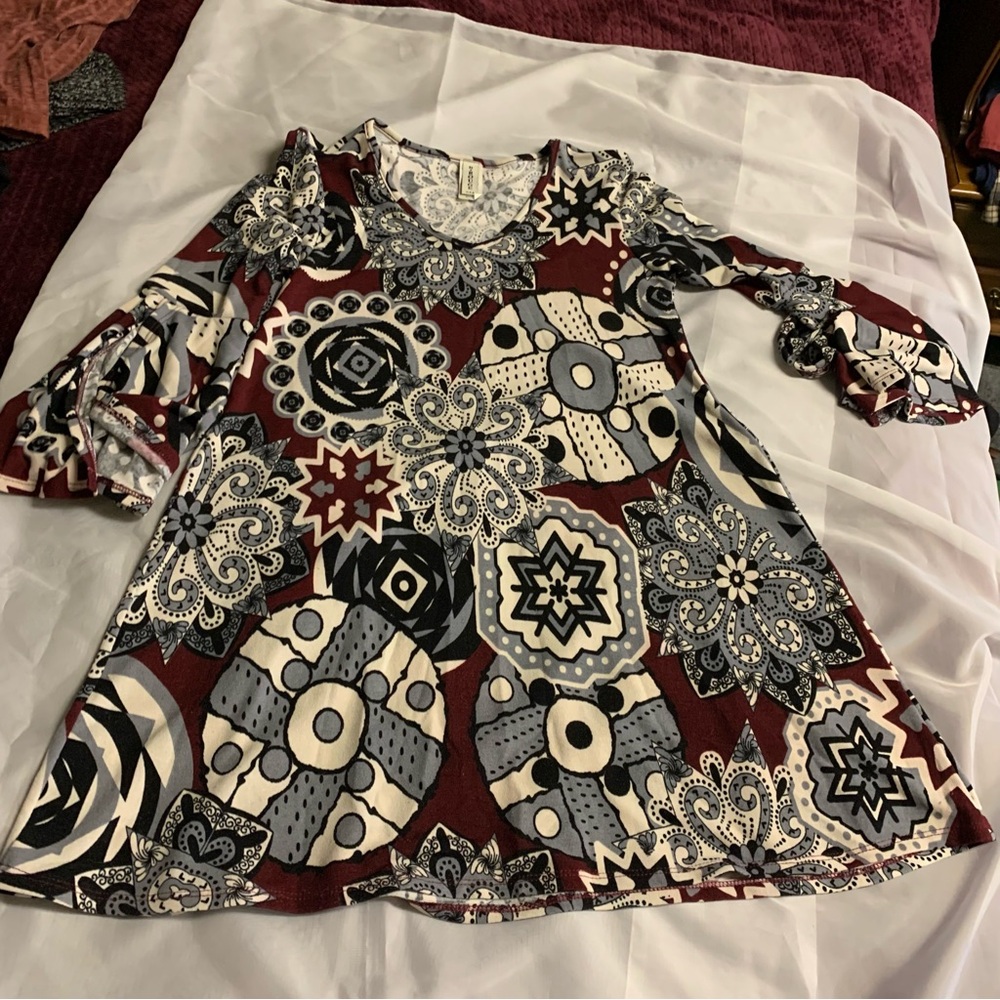 R Rouge Maroon & Black A-line BoHo Dress with Split Bell Sleeves Small